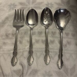 Oneida Stainless Steel Utensil Set